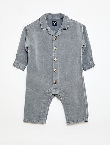 Mono largo con cuello camisero corte relajado