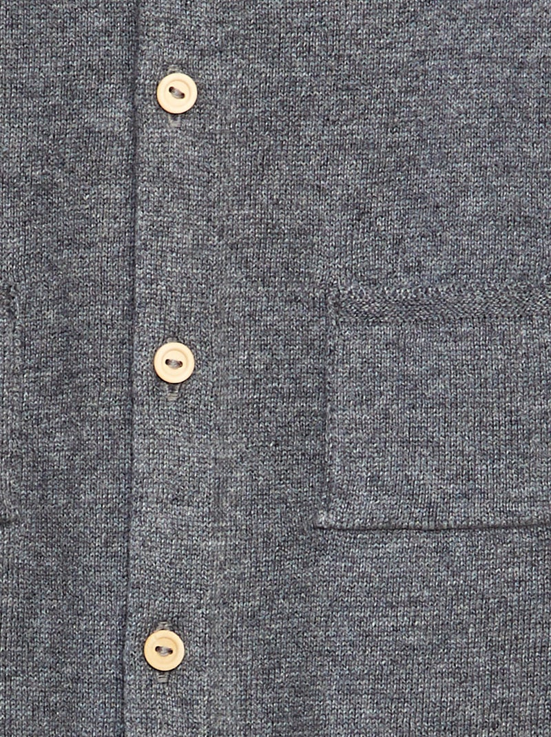 Mono largo de punto tricotado con botones GRIS - Kiabi