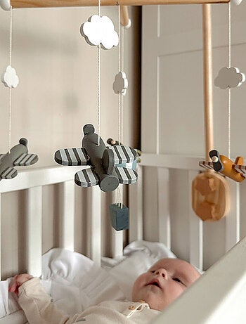 Móvil de madera aviones & globo aerostático | JaBaDaBaDo