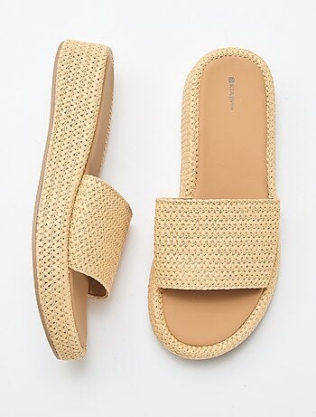 Mule con cuña imitación paja