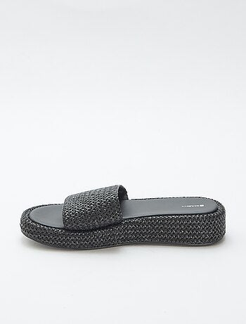 Mule con cuña imitación paja