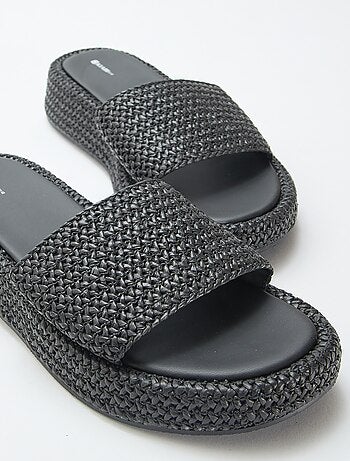 Mule con cuña imitación paja