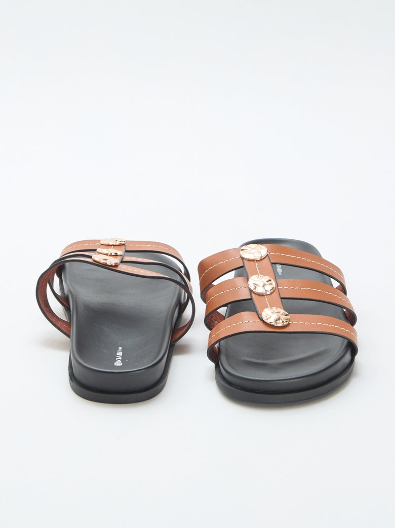Mules con botones dorados de fantasía Marron - Kiabi