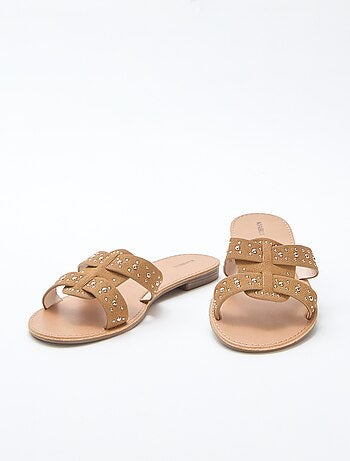 Mules con tira de macramé brillante