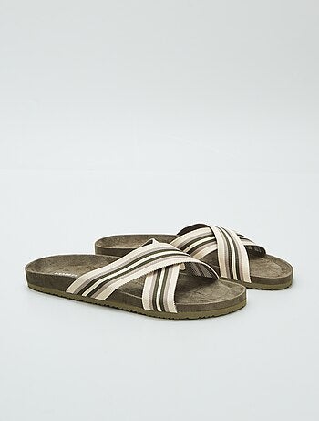 Mules con tiras cruzadas