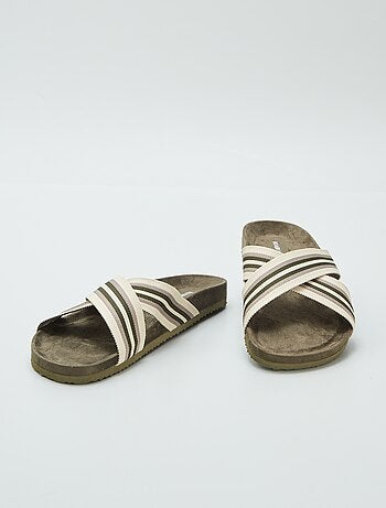 Mules con tiras cruzadas