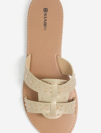 Mules con tiras de tachuelas