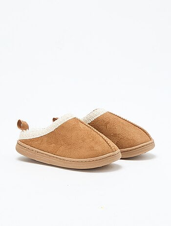 Mules de antelina con detalle