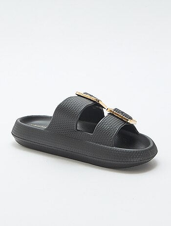 Mules de piscina con hebillas de strass