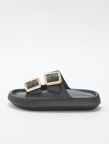Mules de piscina con hebillas de strass
