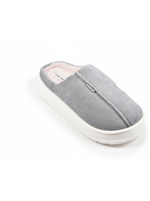 Mules hombre terciopelo acanalado MU10121 - Kiabi Mules hombre terciopelo acanalado MU10121 - Kiabi