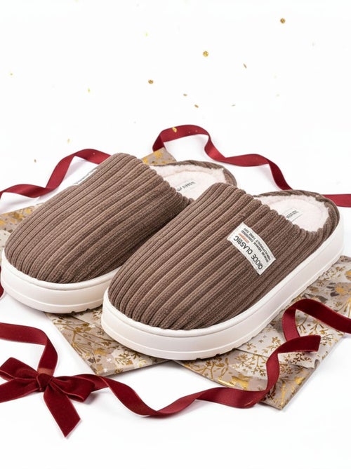 Mules hombre terciopelo acanalado MU10122 - Kiabi Mules hombre terciopelo acanalado MU10122 - Kiabi