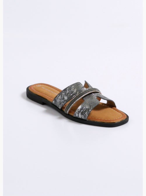 Mules metalizados con detalle de tira metálica - AFIBEL - Kiabi