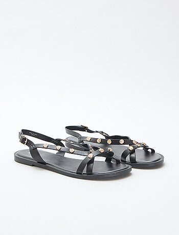 Mules multi-tiras con tachuelas brillantes