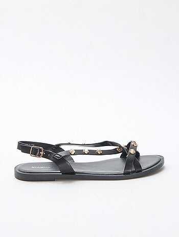Mules multi-tiras con tachuelas brillantes