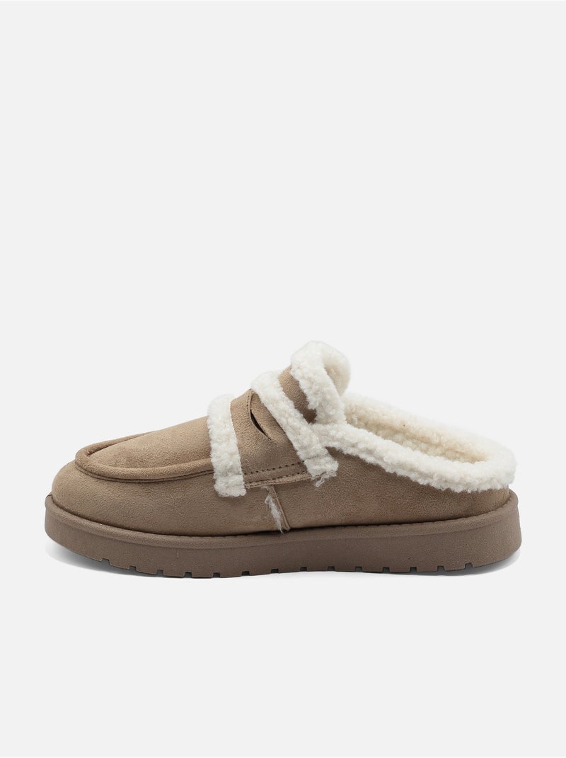 Mules para ponerse - C M Caqui - Kiabi