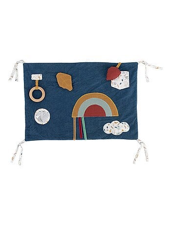 Muro de actividades para bebés