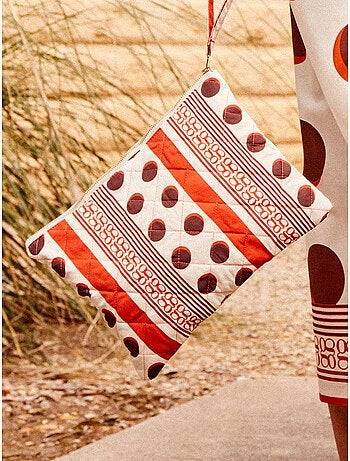 Neceser acolchado con cremallera y asa estampado lunares