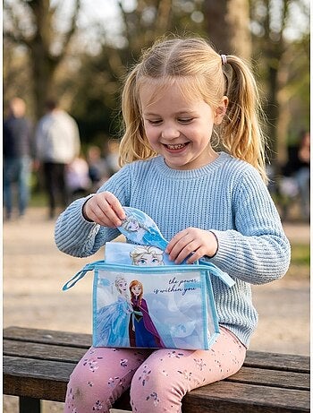 Neceser transparente con peine y toalla disney