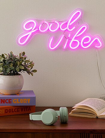 Neón LED de pared "Good Vibes