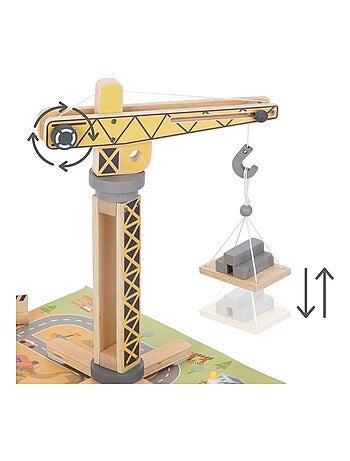 Obra de construcción madera grúa y vehículos Mamabrum