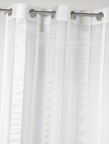 Organza transparente con rayas verticales