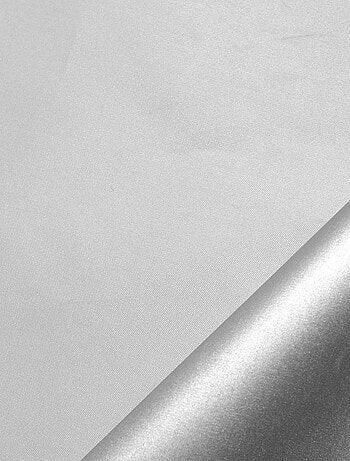 Oscurecimiento y forro térmico con ojales