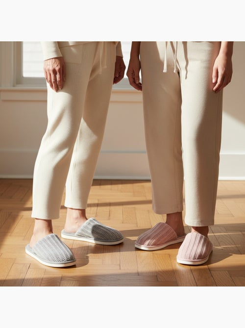 Pack 2 Pares Mules Mujer Tricot Acanalado Suela Plana Gruesa OZABI - Kiabi Pack 2 Pares Mules Mujer Tricot Acanalado Suela Plana Gruesa OZABI - Kiabi