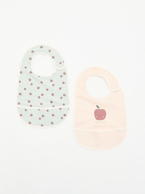 Pack de 2 baberos impermeables con estampado - Kiabi Pack de 2 baberos impermeables con estampado - Kiabi