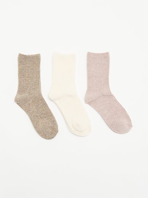 Pack de 3 pares de calcetines medios lisos - Kiabi Pack de 3 pares de calcetines medios lisos - Kiabi