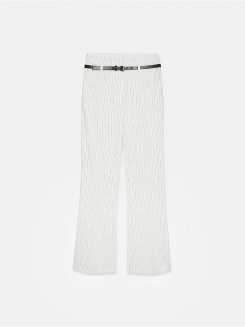 Pantalón acampanado a rayas de tiro alto con cinturón dilvin - Kiabi Pantalón acampanado a rayas de tiro alto con cinturón dilvin - Kiabi