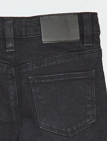 Pantalón ajustado con bolsillos con solapa - corte + cómodo