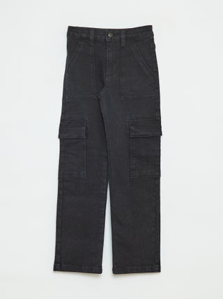 Pantalón ajustado con bolsillos con solapa - corte + cómodo