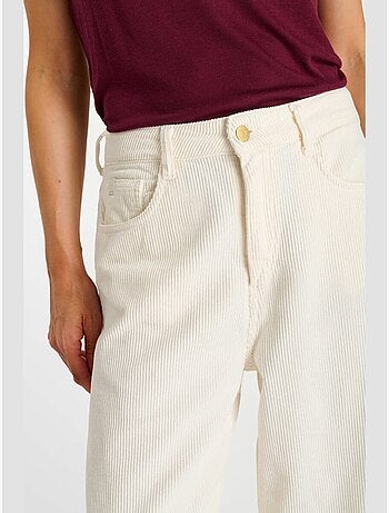 Pantalón amplio y holgado rinavelv