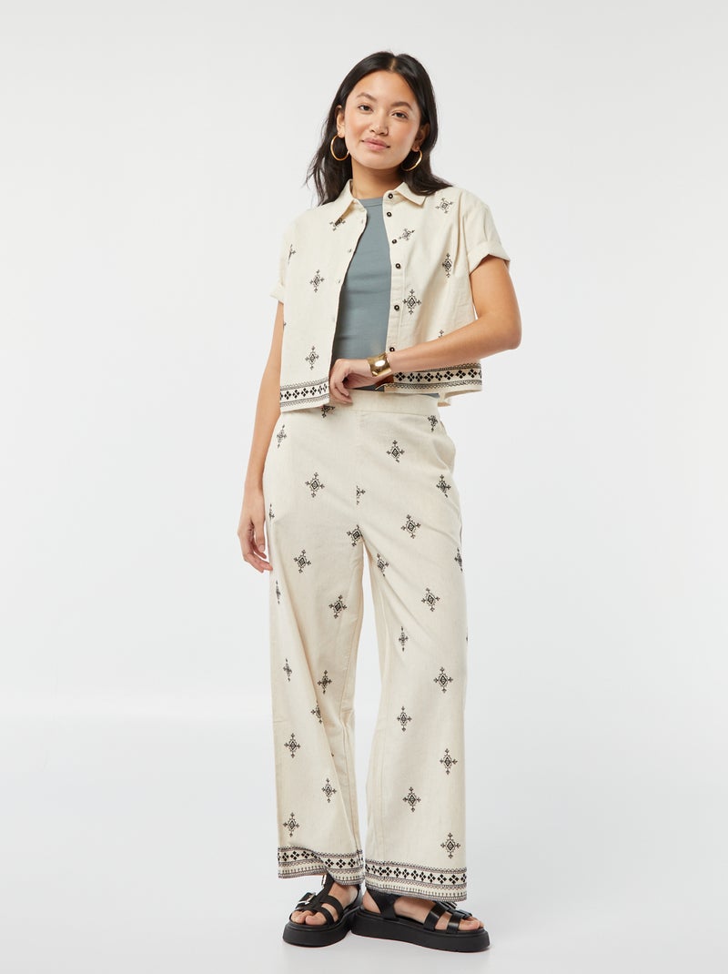 Pantalón ancho 3/4 con bordados BEIGE - Kiabi