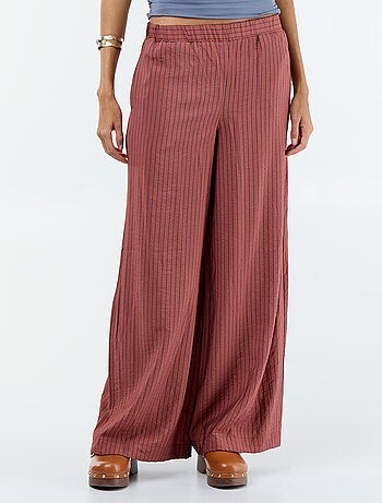 Pantalón ancho con 2 bolsillos