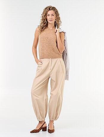 Pantalón ancho con bajo elástico