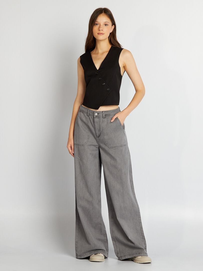 Pantalón ancho con bolsillos grandes GRIS - Kiabi