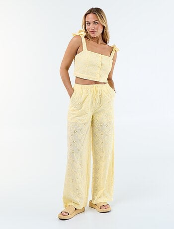 Pantalón ancho con bordado inglés en algodón liso