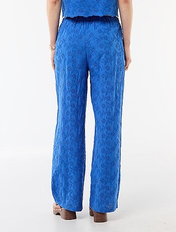 Pantalón ancho con bordado inglés en algodón liso