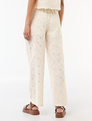 Pantalón ancho con bordado inglés en algodón liso
