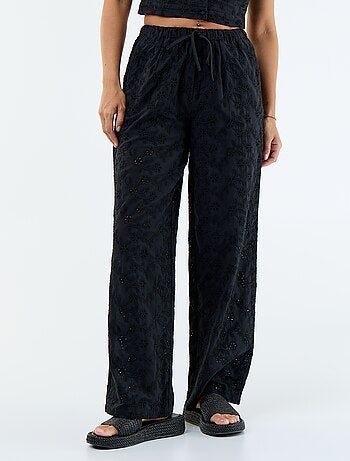 Pantalón ancho con bordado inglés en algodón liso