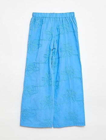 Pantalón ancho con bordados