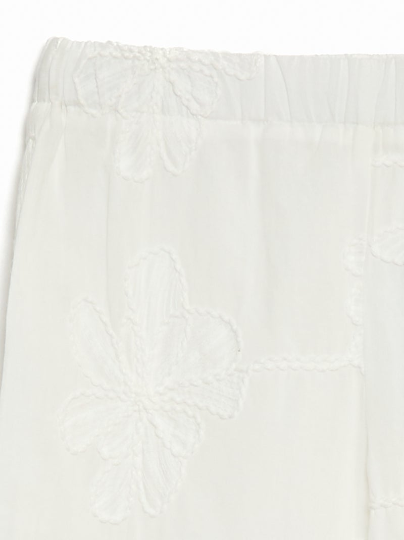 Pantalón ancho con bordados Blanco - Kiabi