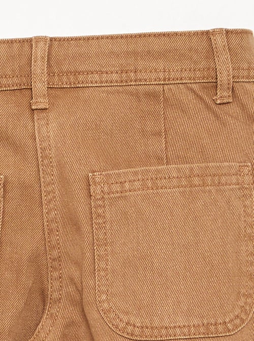 Pantalón ancho con bordados de 'flores' - Kiabi
