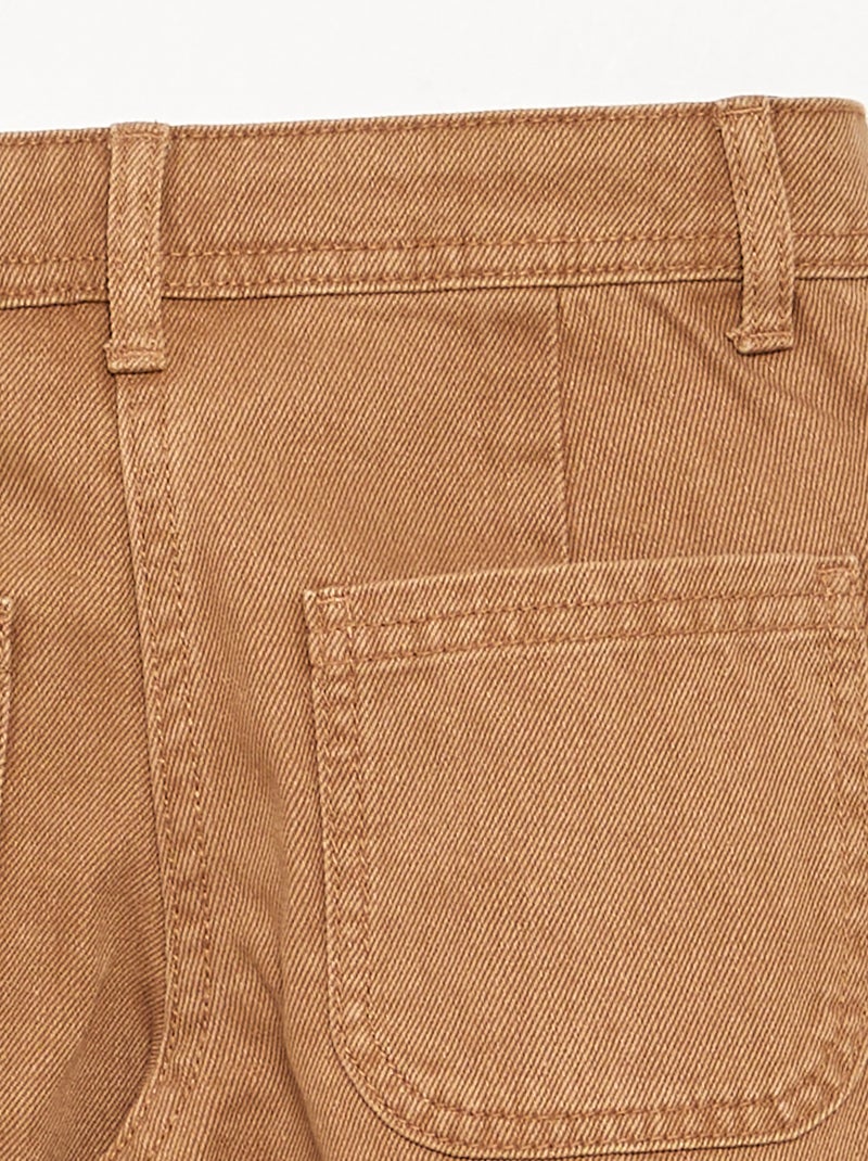Pantalón ancho con bordados de 'flores' Marron - Kiabi