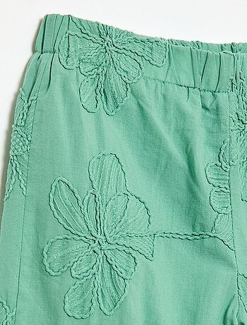 Pantalón ancho con bordados