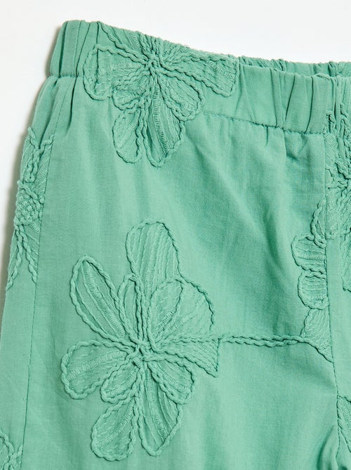 Pantalón ancho con bordados - Kiabi