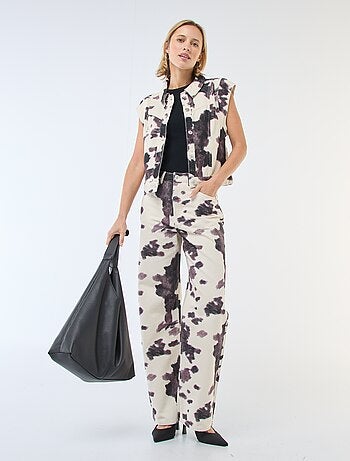 Pantalón ancho con estampado de vaca