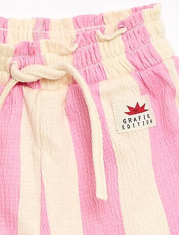 Pantalón ancho con estampado